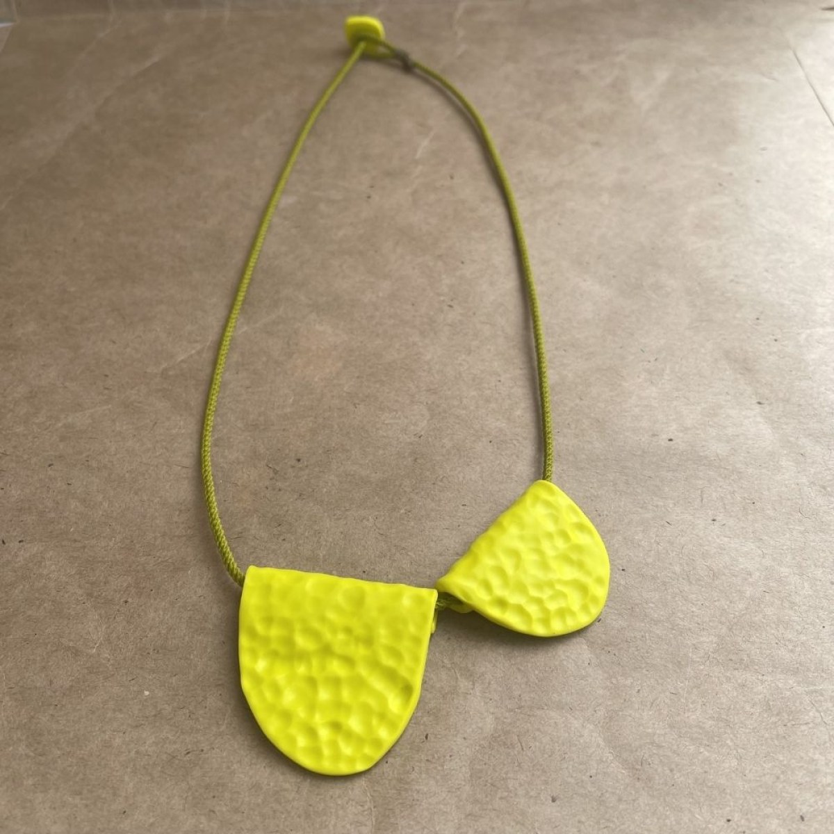 AMANI NECKLACE LIME